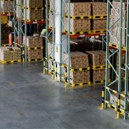 Gereinigte Lagerhalle